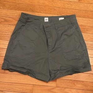 GAP Women's Olive Cargo Shorts